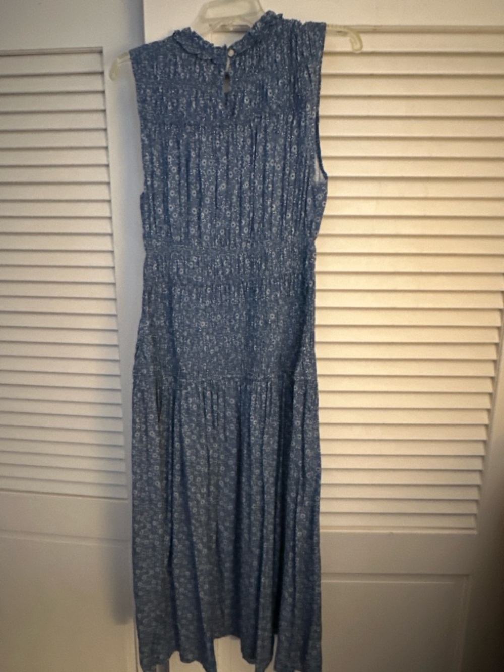 Gap Blue Floral Smocked Waist Midi Dress Sleeveless Ruffle Neck M - Picture 4 of 10
